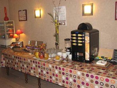 фото отеля Hotel La Croix Blanche Tarbes