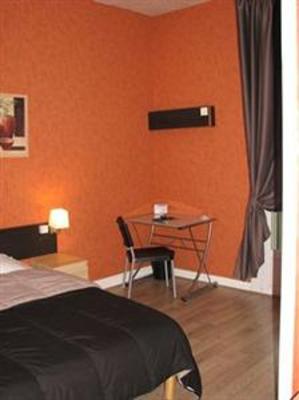 фото отеля Hotel La Croix Blanche Tarbes