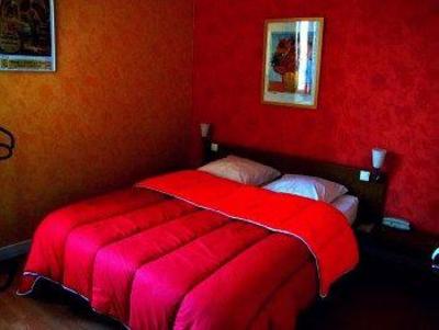 фото отеля Hotel La Croix Blanche Tarbes