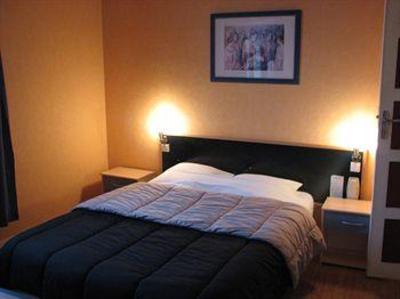 фото отеля Hotel La Croix Blanche Tarbes
