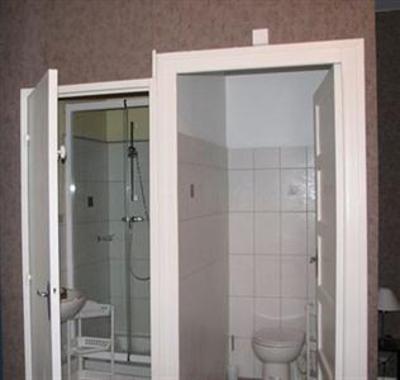 фото отеля Hotel La Croix Blanche Tarbes