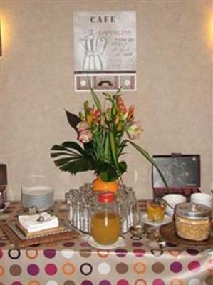 фото отеля Hotel La Croix Blanche Tarbes