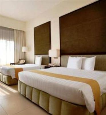 фото отеля Taal Vista Hotel