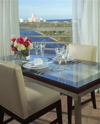 фото отеля Gallery ONE - A Doubletree Guest Suites Hotel