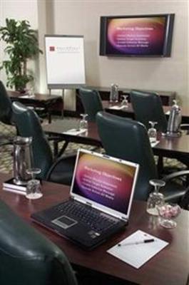 фото отеля Gallery ONE - A Doubletree Guest Suites Hotel