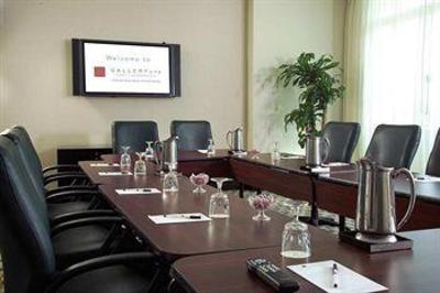 фото отеля Gallery ONE - A Doubletree Guest Suites Hotel