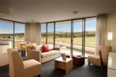 фото отеля Rydges Mount Panorama Bathurst