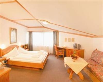 фото отеля Hotel Alpin Scheffau am Wilden Kaiser