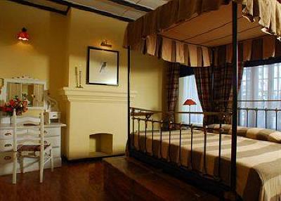 фото отеля Jetwing St. Andrew's Hotel