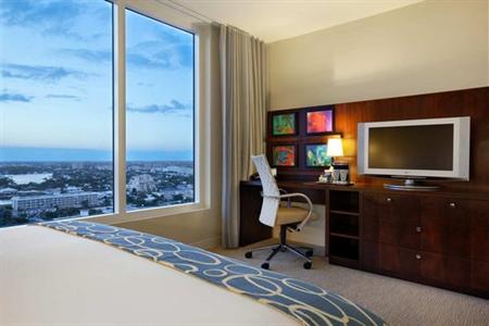 фото отеля Hilton Ft Lauderdale Beach Resort