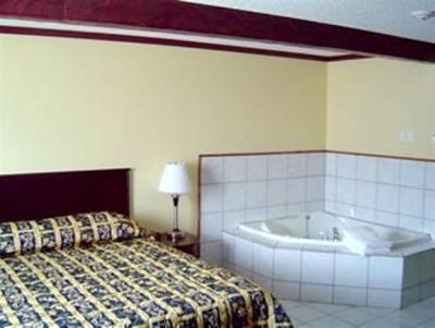 фото отеля Causeway Bay Hotel Sparwood