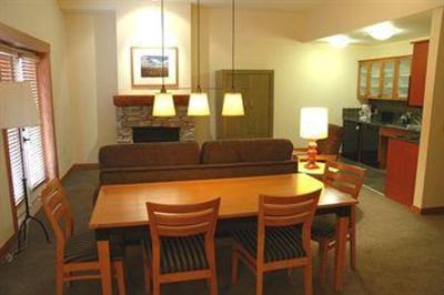 фото отеля The Village Lodge Mammoth Lakes