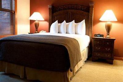 фото отеля The Village Lodge Mammoth Lakes