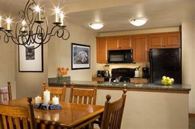 фото отеля The Village Lodge Mammoth Lakes