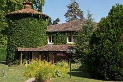 фото отеля Hotel La Charpiniere Saint-Galmier (France)