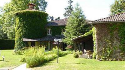 фото отеля Hotel La Charpiniere Saint-Galmier (France)