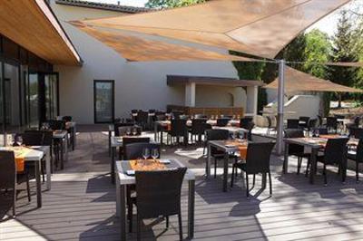 фото отеля Hotel La Charpiniere Saint-Galmier (France)
