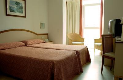 фото отеля Hotel Catalonia Mirador Des Port Menorca