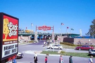 фото отеля Parkside Inn Bridgeview Mackinaw City