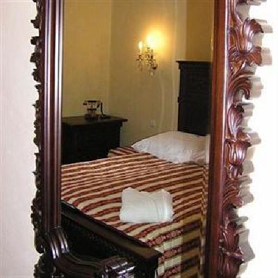 фото отеля King Charles Boutique Hotel Residence