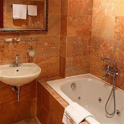 фото отеля King Charles Boutique Hotel Residence