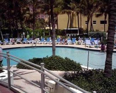 фото отеля Pelican Grand Beach Resort