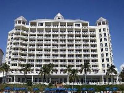 фото отеля Pelican Grand Beach Resort