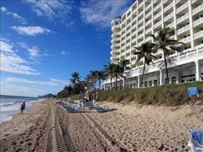 фото отеля Pelican Grand Beach Resort