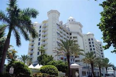 фото отеля Pelican Grand Beach Resort