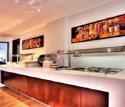 фото отеля Livadhiotis City Hotel