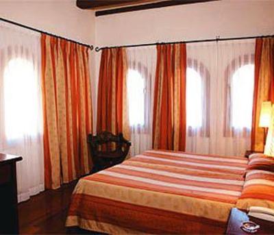 фото отеля Hotel Albarracin