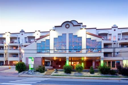 фото отеля Holiday Inn Hotel & Suites Osoyoos