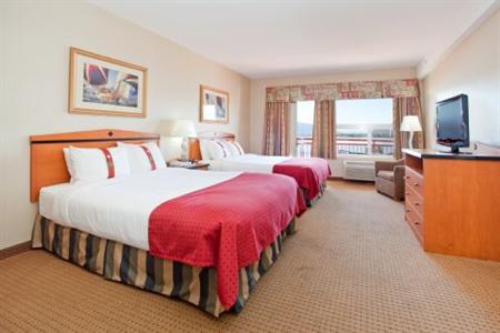 фото отеля Holiday Inn Hotel & Suites Osoyoos