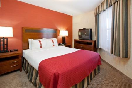 фото отеля Holiday Inn Hotel & Suites Osoyoos