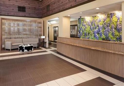 фото отеля Springhill Suites Dallas Downtown West End