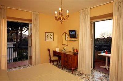 фото отеля Hotel Alpha Sant'Agnello
