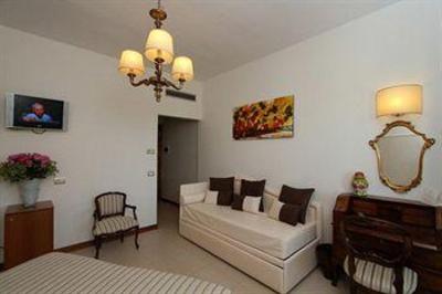фото отеля Hotel Alpha Sant'Agnello