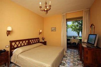 фото отеля Hotel Alpha Sant'Agnello