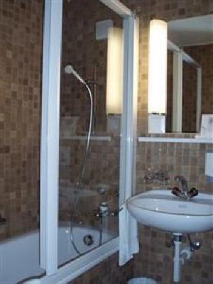 фото отеля Hotel Weisses Kreuz Lyss