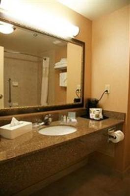 фото отеля Hampton Inn And Suites Montreal