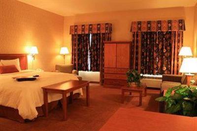 фото отеля Hampton Inn And Suites Montreal