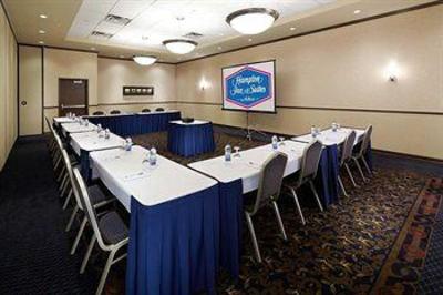 фото отеля Hampton Inn And Suites Montreal