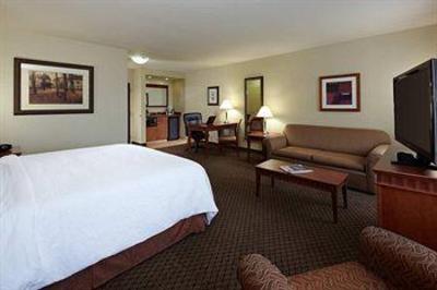 фото отеля Hampton Inn And Suites Montreal