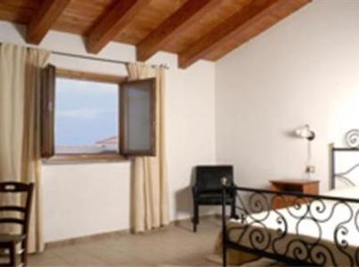 фото отеля Hotel Su Baione