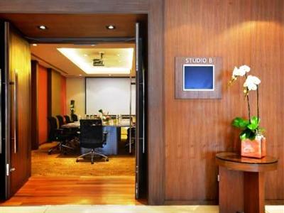 фото отеля Patong Beach Hotel Phuket