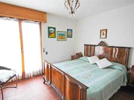 фото отеля Apartment - Porto Valtravaglia