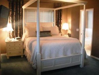 фото отеля Hopeless Romantic Bed & Breakfast
