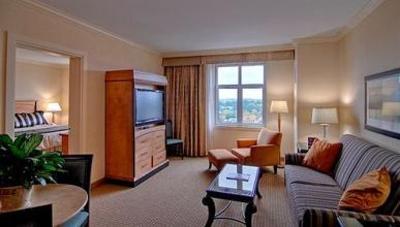 фото отеля Hollywood Slots Hotel and Raceway