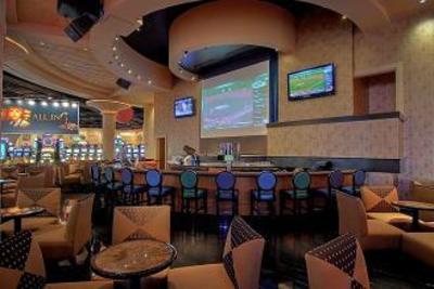 фото отеля Hollywood Slots Hotel and Raceway