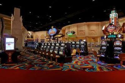 фото отеля Hollywood Slots Hotel and Raceway